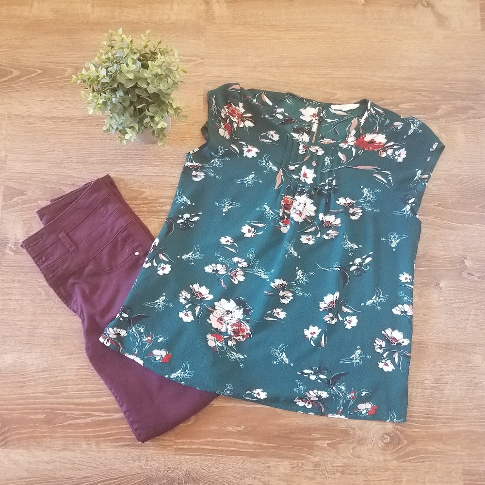 Fun2Fun Callum Tulip Sleeve Blouse, Size M